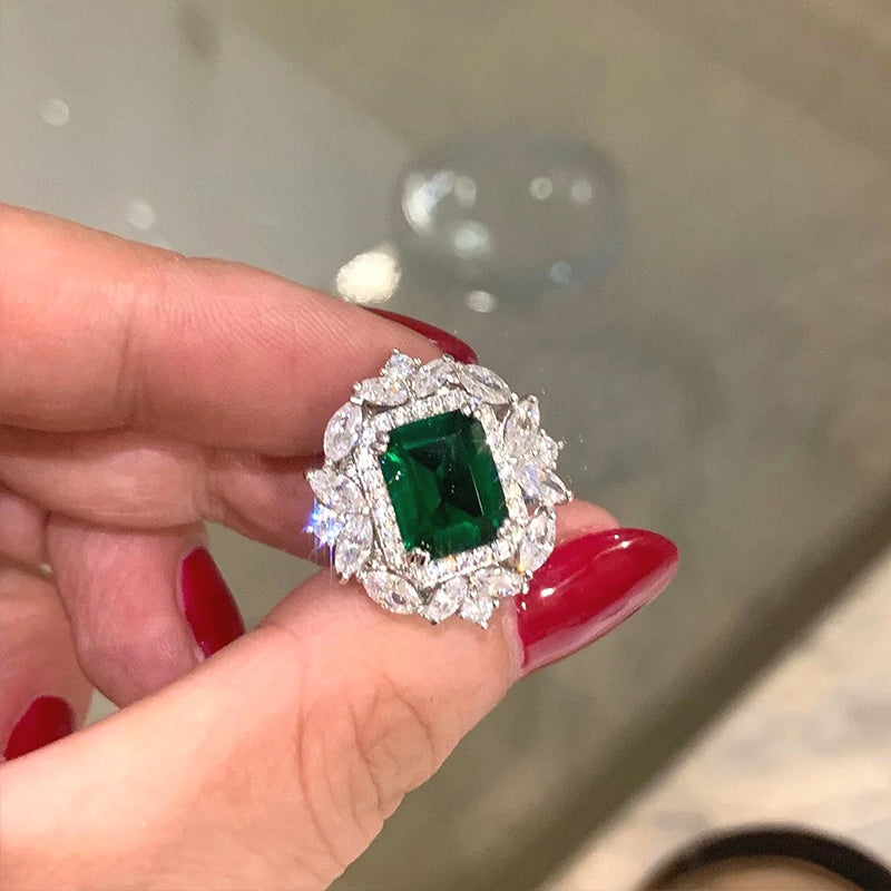 Delicate Design Jewelry, Huitan Luxury Lady Green Zirconia Ear Stud Earrings for Anniversary Party