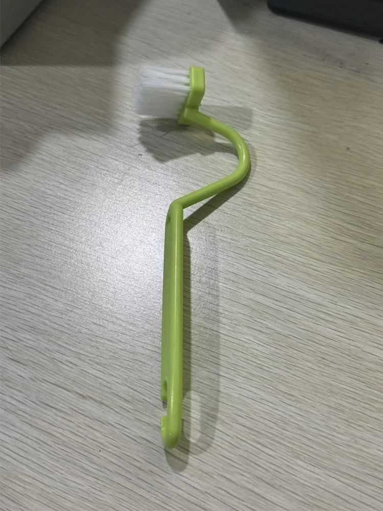 Curved Long Handle Toilet Cleaning Brush 1