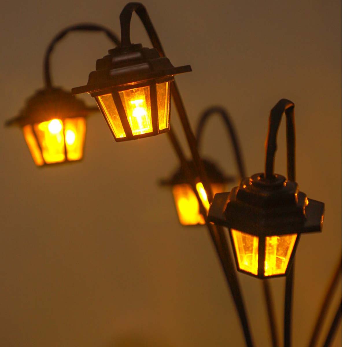 Waterproof light bead, retro palace lamp, outdoor decorative lamp, small street lamp, solar atmosphere lamp