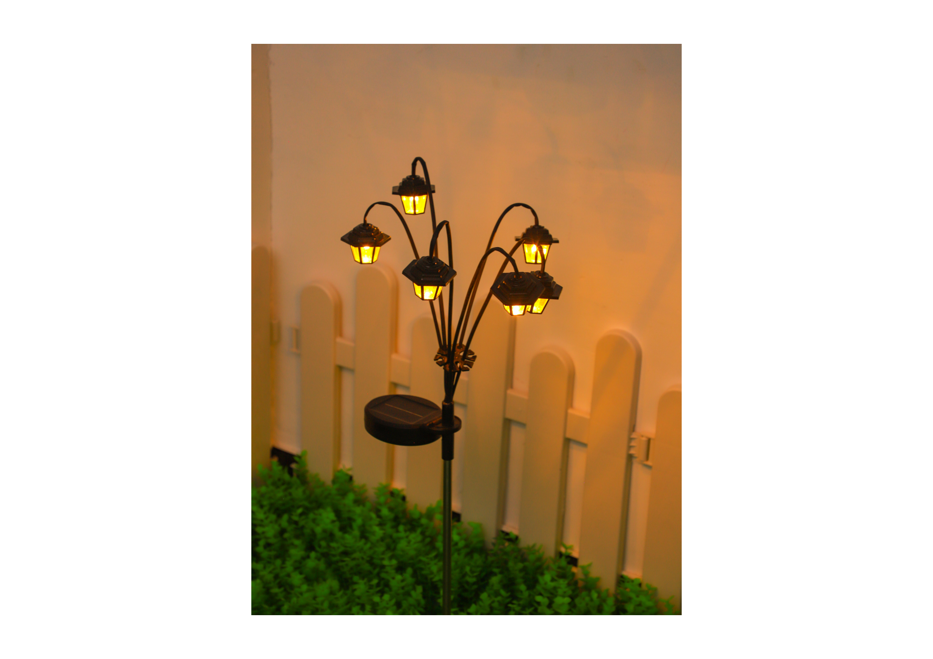 Waterproof light bead, retro palace lamp, outdoor decorative lamp, small street lamp, solar atmosphere lamp