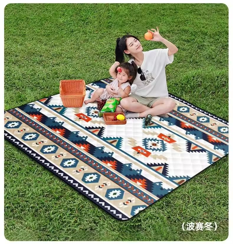 Large Waterproof Picnic Blanket Outdoor Beach Mat With Carry Handle 3