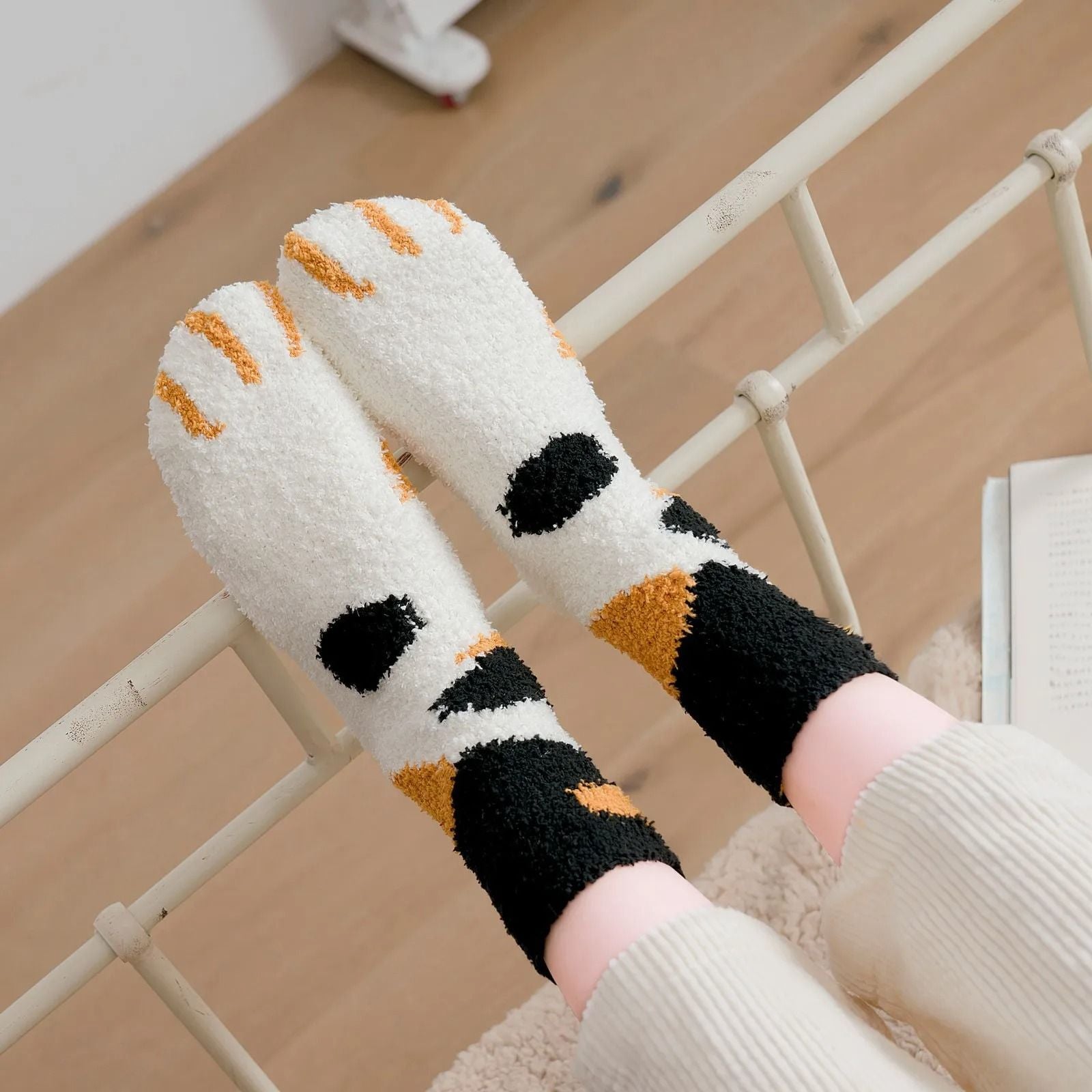 Women Winter Warm Fluffy Animal Paw Fuzzy Socks 3