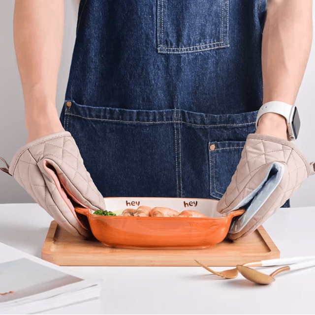 Silicone Fish Shaped Heat Resistant Oven Glove 2