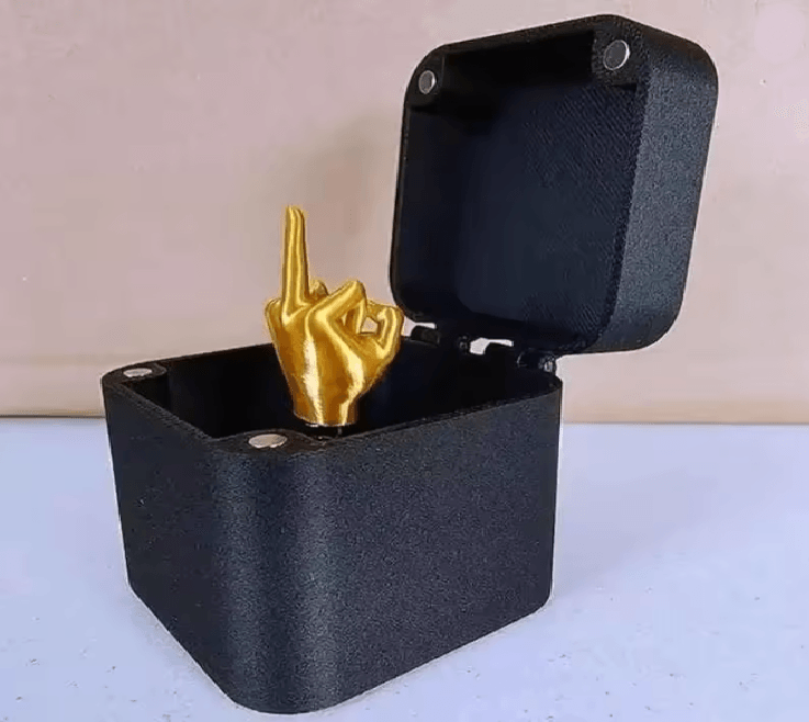 Pop Up Prank Gift Box 3