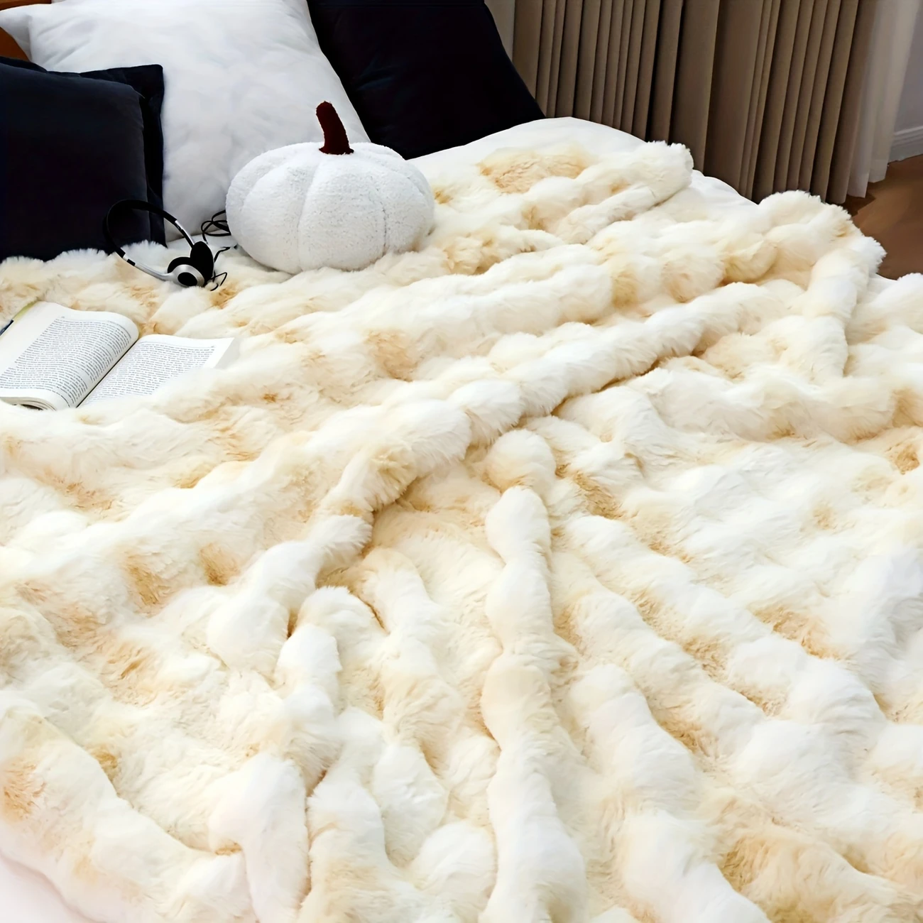Soft Cozy Faux Rabbit Fleece Blanket Warm Throw For Bedroom Living Room Guest Room Student Dorm 11