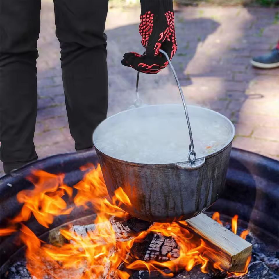 Ultimate HeatShield BBQ  Oven Gloves  Fireproof HighTemperature NonSlip Grill Mitts 2