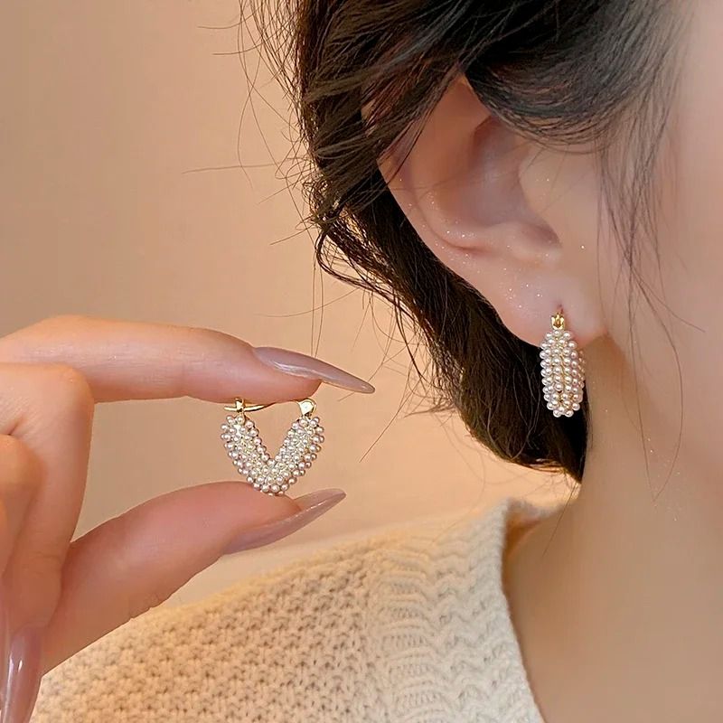 Pearl Heart Shaped Hoop Earrings For Women 1