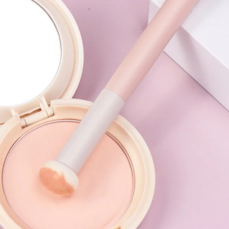 Concealer brush small sponge, pink handle beauty tool, highlight brush for acne and blemish coverage