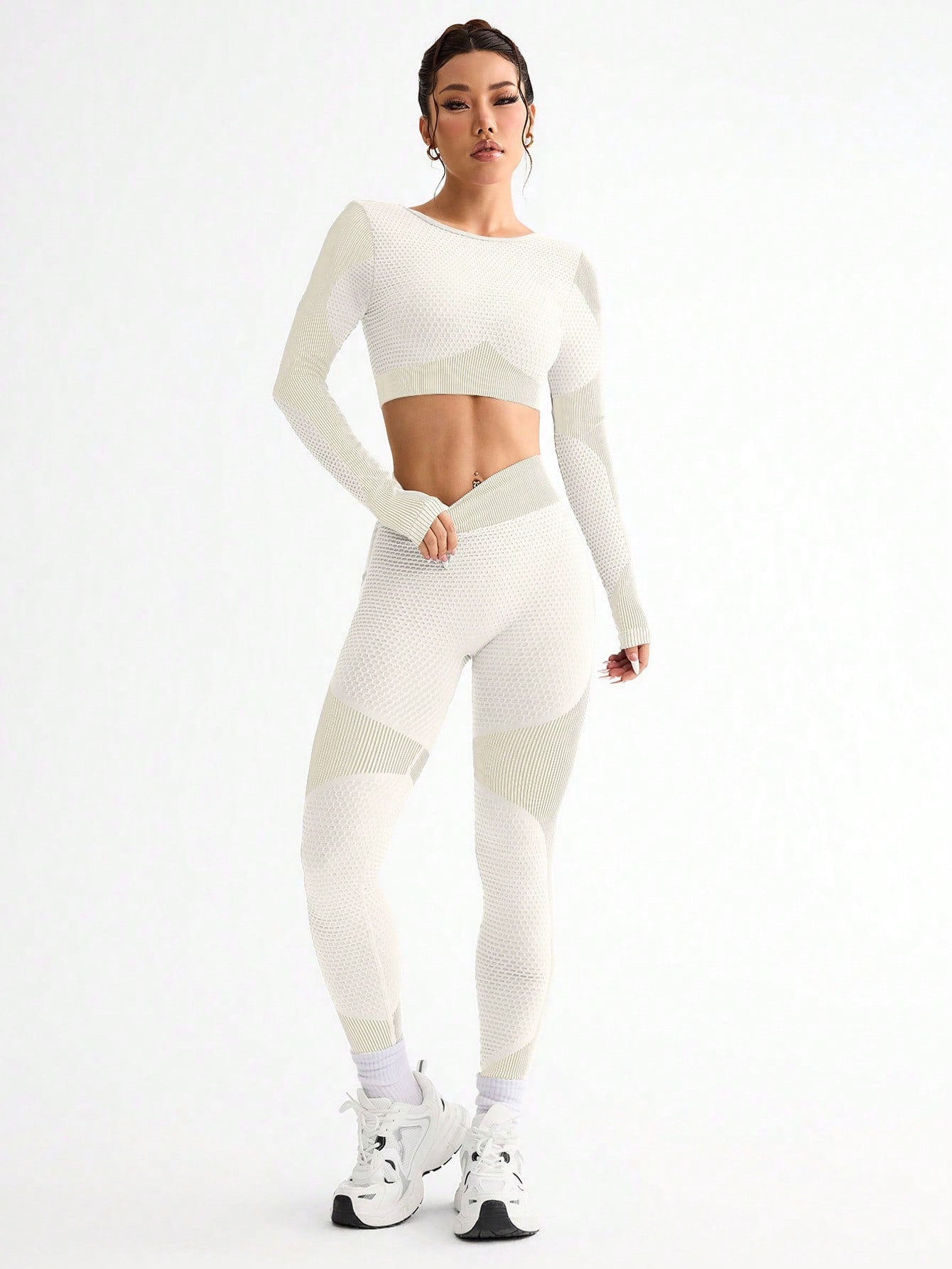 Breathable Seamless Yoga Suit New Sports Tight Running Women Fitness Outdoor Suit 1