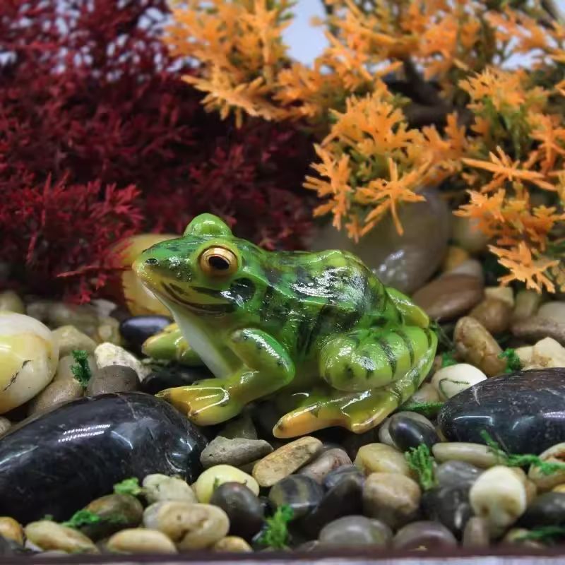 Charming Frog Resin Garden Ornament  Mini Landscape  Bonsai Decoration 2