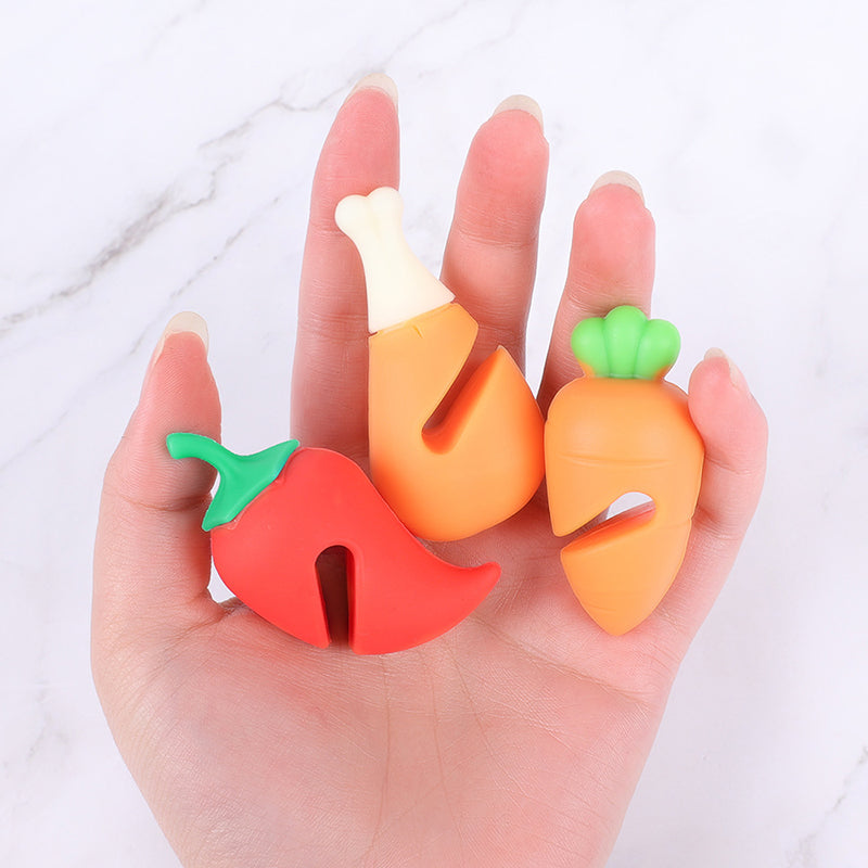 Silicone Tools, Raise The Lid Anti-Overflow Device for Boiling Soup, Reusable Cooking Tools for Home, Carrot Pepper