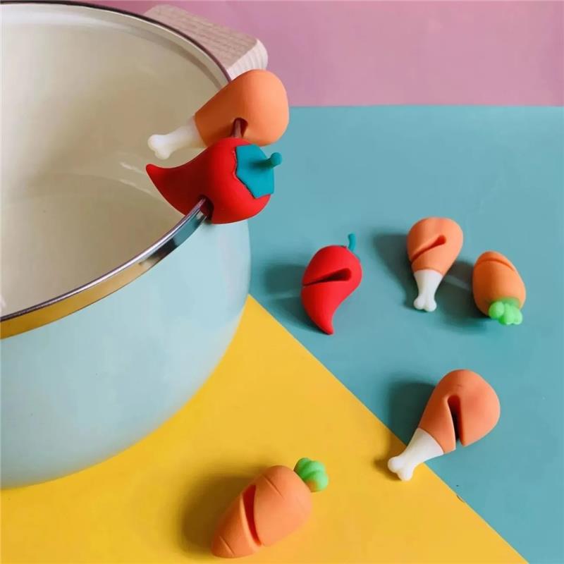 Silicone Tools, Raise The Lid Anti-Overflow Device for Boiling Soup, Reusable Cooking Tools for Home, Carrot Pepper