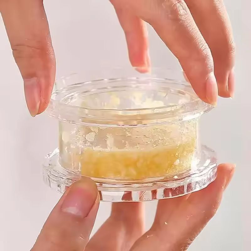 Manual Garlic Crusher  Chopper  Premium Kitchen Garlic Press Easy Garlic Mincer 3
