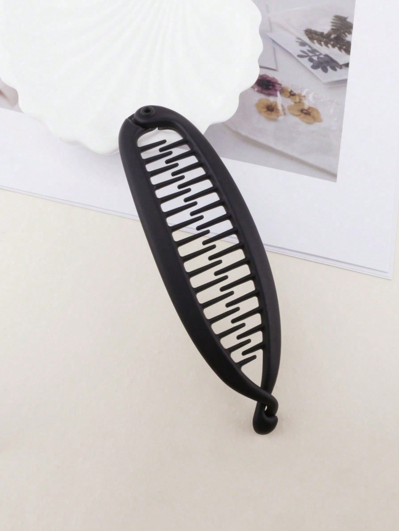 Elegant High Skull Top Large Hair Volume Amber Twist Clip Ponytail 2