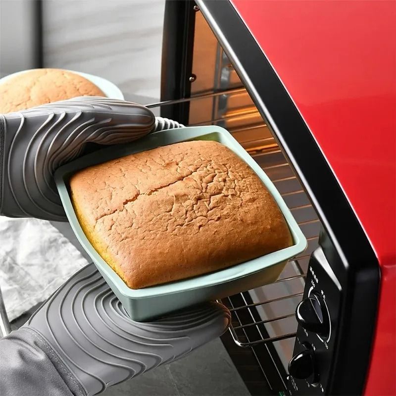 Silicone Square Cake Pan With NonSlip Handles 2