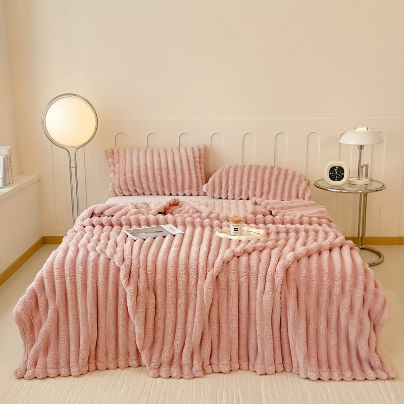 Luxurious Faux Rabbit Fur Throw Blanket Soft Flannel Fabric All Season Warm Cozy Blanket For Couch  2