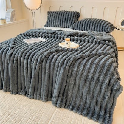 Luxurious Faux Rabbit Fur Throw Blanket Soft Flannel Fabric All Season Warm Cozy Blanket For Couch  4