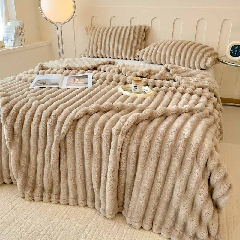 Luxurious Faux Rabbit Fur Throw Blanket Soft Flannel Fabric All Season Warm Cozy Blanket For Couch  6