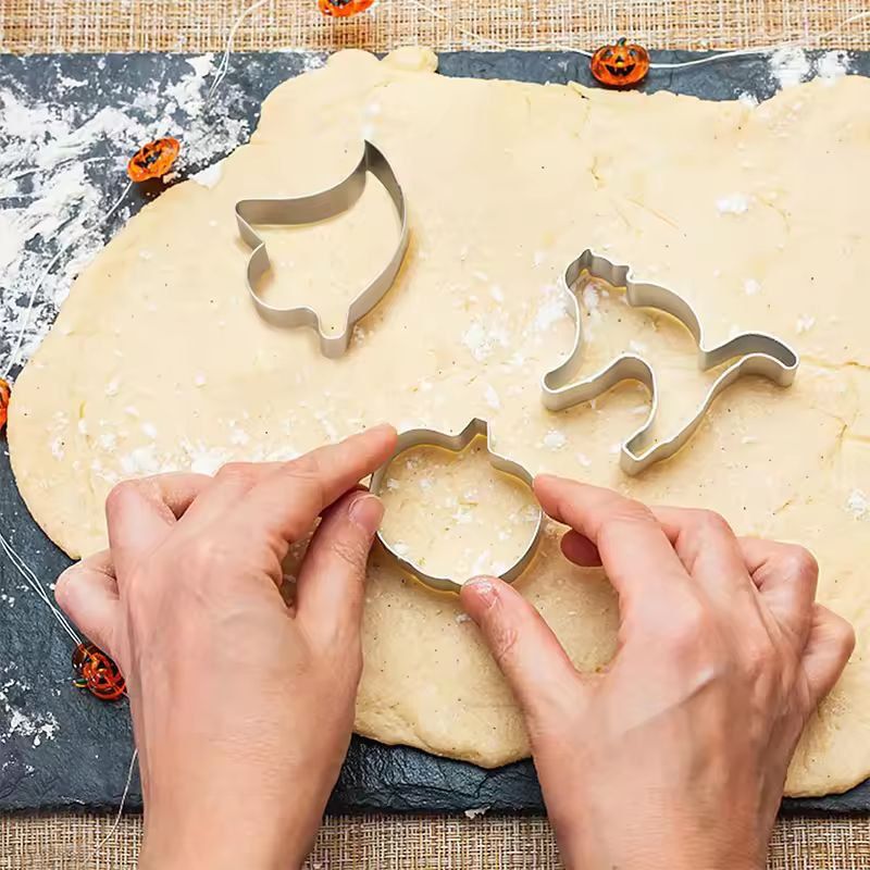 Festive Halloween Cookie Cutter Set 12Piece Stainless Steel Bat Ghost  Pumpkin Shapes 2