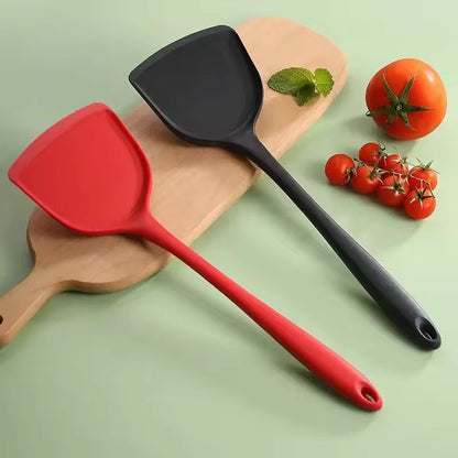 Everyday Heat-Resistant Silicone Turner - Non-Stick Spatula for Eggs, Meat & More