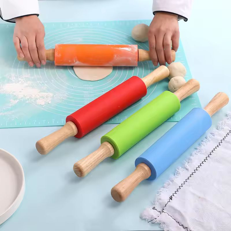 SiliconeCoated NonStick Rolling Pin With Wooden Handles  Easy Dough Roller  Pastry Tool 1
