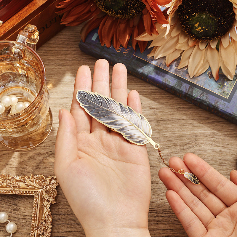 Metal Bookmark With Metal Chain Pendant Bookmark, Vintage Feather Bronzing, For Teachers Friends Book Lovers Book Club
