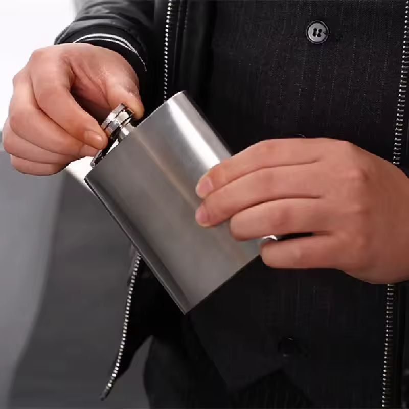 Compact Travel StainlessSteel Hip Flask  10 Oz Pocket Whisky  Wine Bottle 2