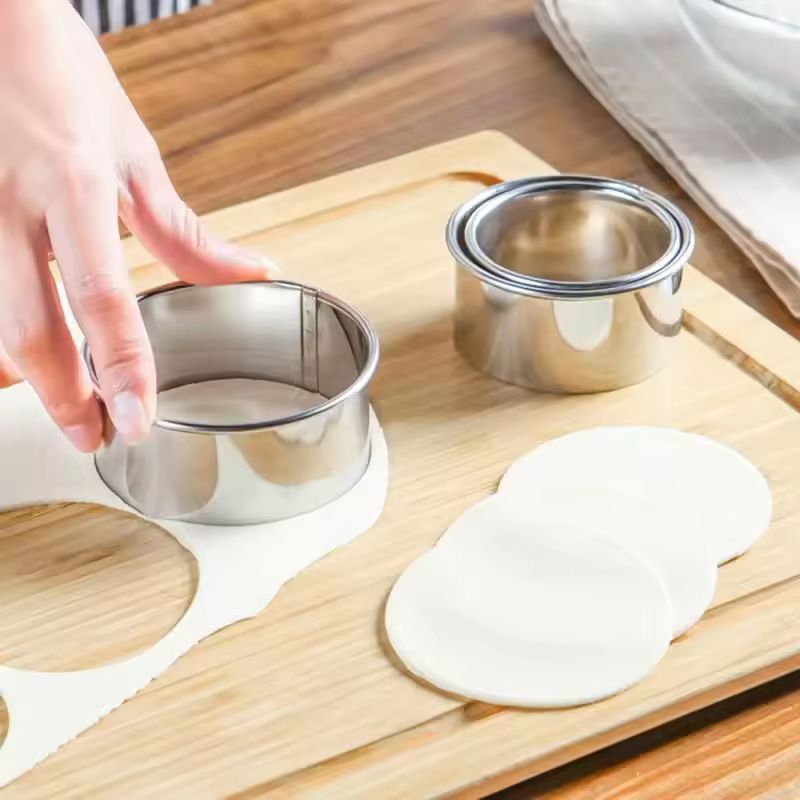 Premium 3Piece Stainless Steel Round Dough  Cookie Cutter Set 4