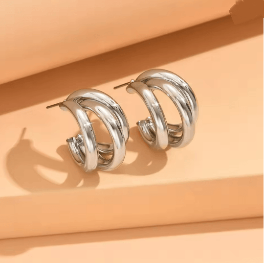 Golden Curve Vintage Hoop Earrings 2