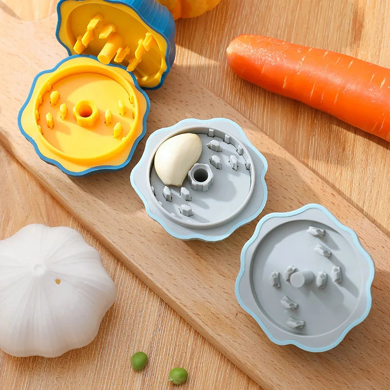 Plastic Manual Rotary Grinding Garlic Press, Kitchen Gadgets Cute Household Garlic Shape, Mini Chopper for Chili