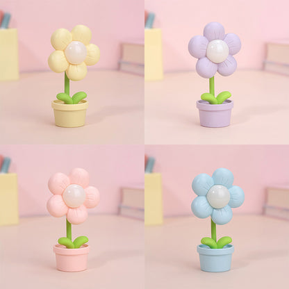 Small Table Lamp, Mini LED Flower Night Light, Cute Desktop Ornament for Kids