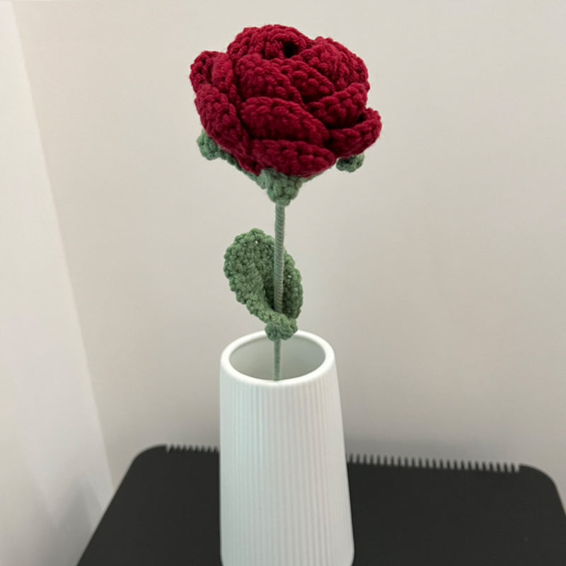 Red Roses Artificial Flowers DIY HandKnitted Floral Bouquet Valentines Day Gifts Wool Crochet Fake  3