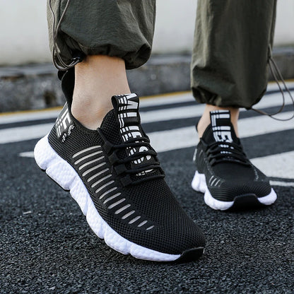 Lightweight Breathable Mesh Outdoor Casual Shoes Summer Men Sneakers Mens Shoes Fashionable Tennis  3