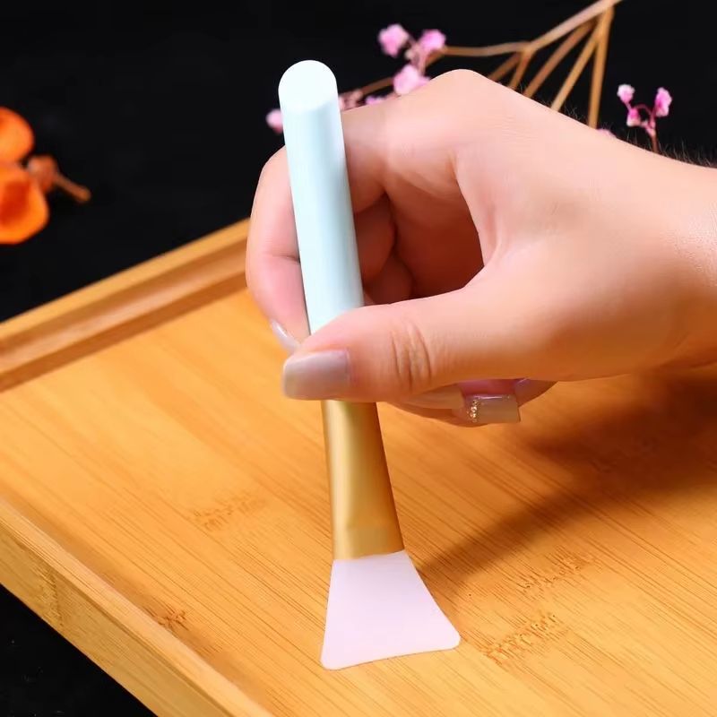 Karsyngirl 1Pcs Makeup Mask Brush Facial Face Mud Mask Mixing Brush Cosmetic Professional Applicato 2