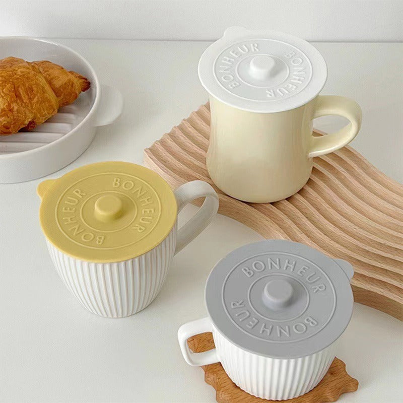 Round Creative Water Cup Lid, Simple Silicone Rubber Cover with Concave Embossed Letters, Leak-Proof