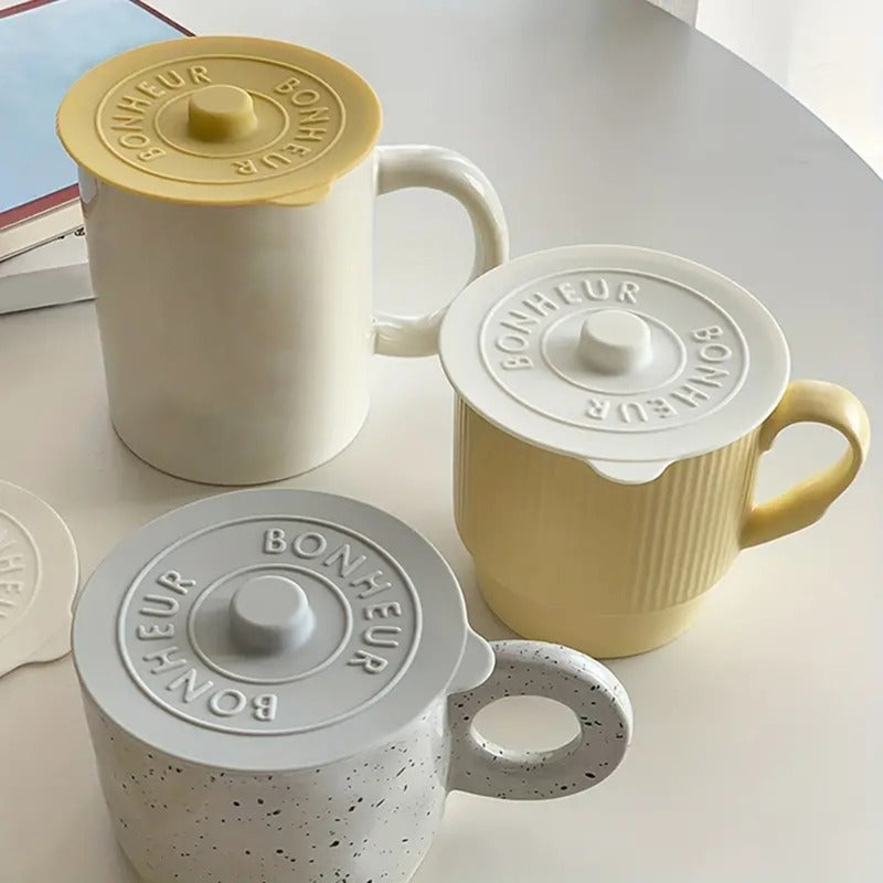 Round Creative Water Cup Lid, Simple Silicone Rubber Cover with Concave Embossed Letters, Leak-Proof