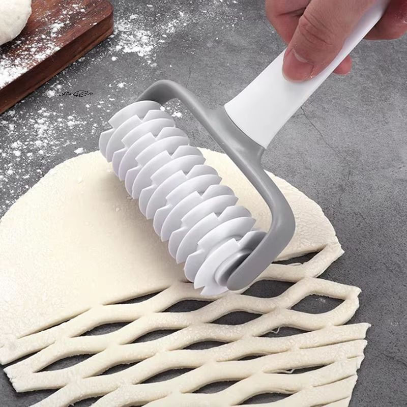 Smooth Turning Dough Roller Cutter Wheel for Pizza Dough and Baking