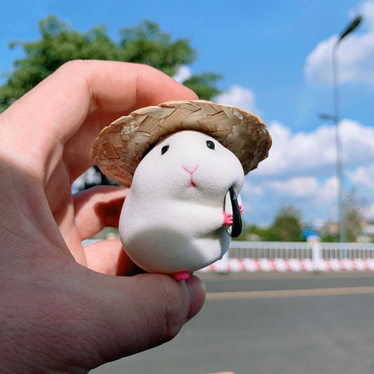 Cute Hamster Car Ornament, Straw Hat Dashboard Decoration, Auto Interior Dashboard Accessories for Car Decoration Cute