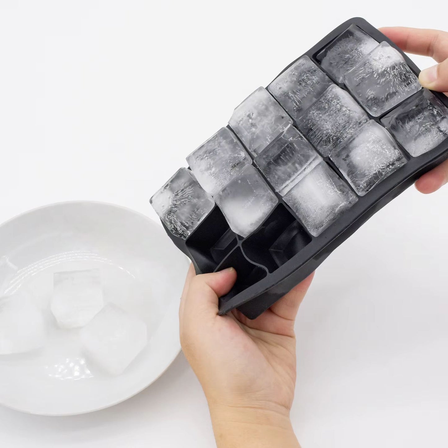 15Grid Silicone Ice Cube Mold With Lid  Reusable Ice Block Tray For Drinks  DIY Ice 4