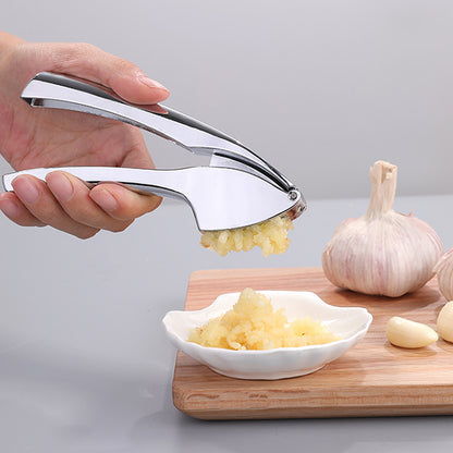 Effortless Garlic Crusher, Easy-Squeeze Garlic Mincer Tool with Comfortable Handle for Crushing Garlic