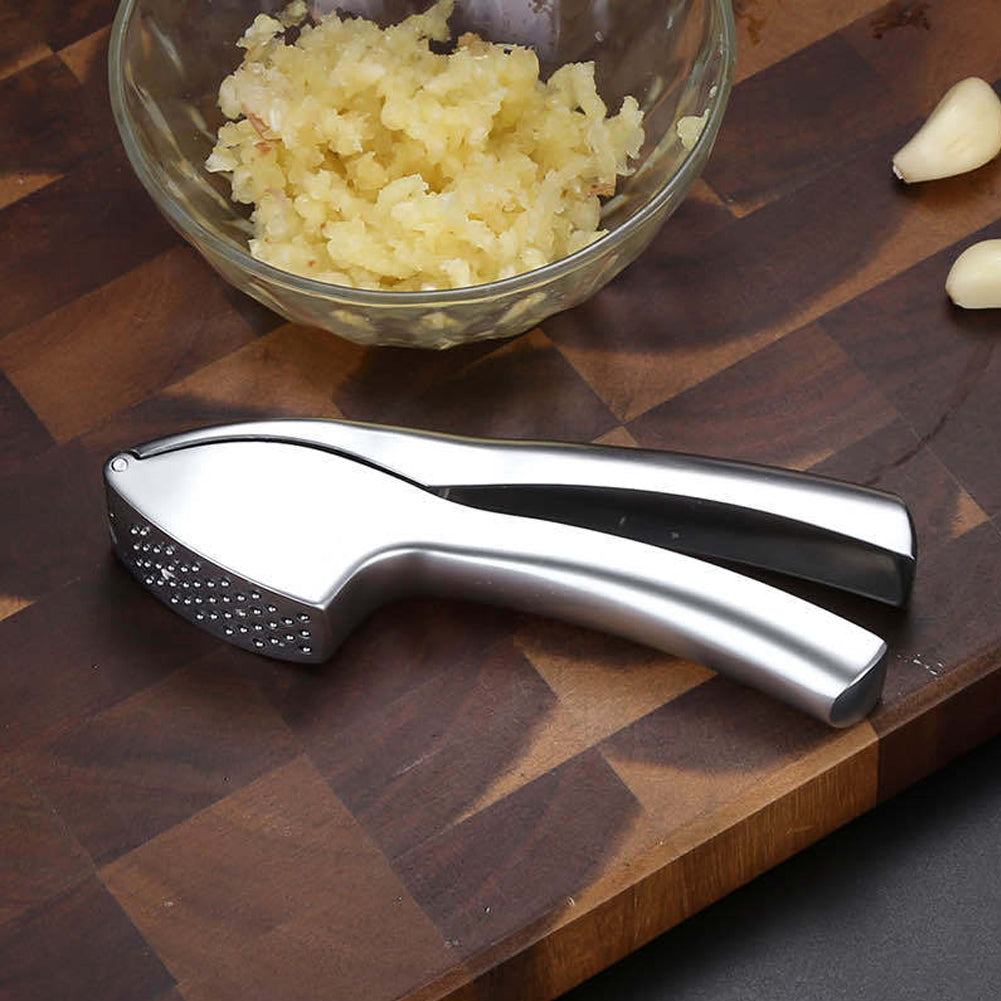 Effortless Garlic Crusher, Easy-Squeeze Garlic Mincer Tool with Comfortable Handle for Crushing Garlic
