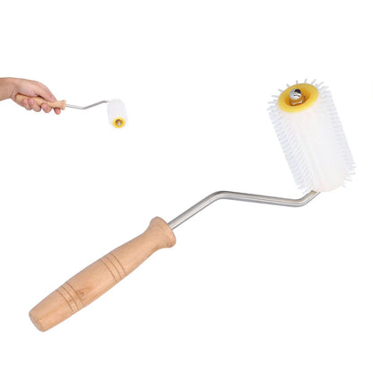 Honey Uncapping Roller with Wooden Handle – Easy Beehive Uncapping Tool for Frames & Extracting