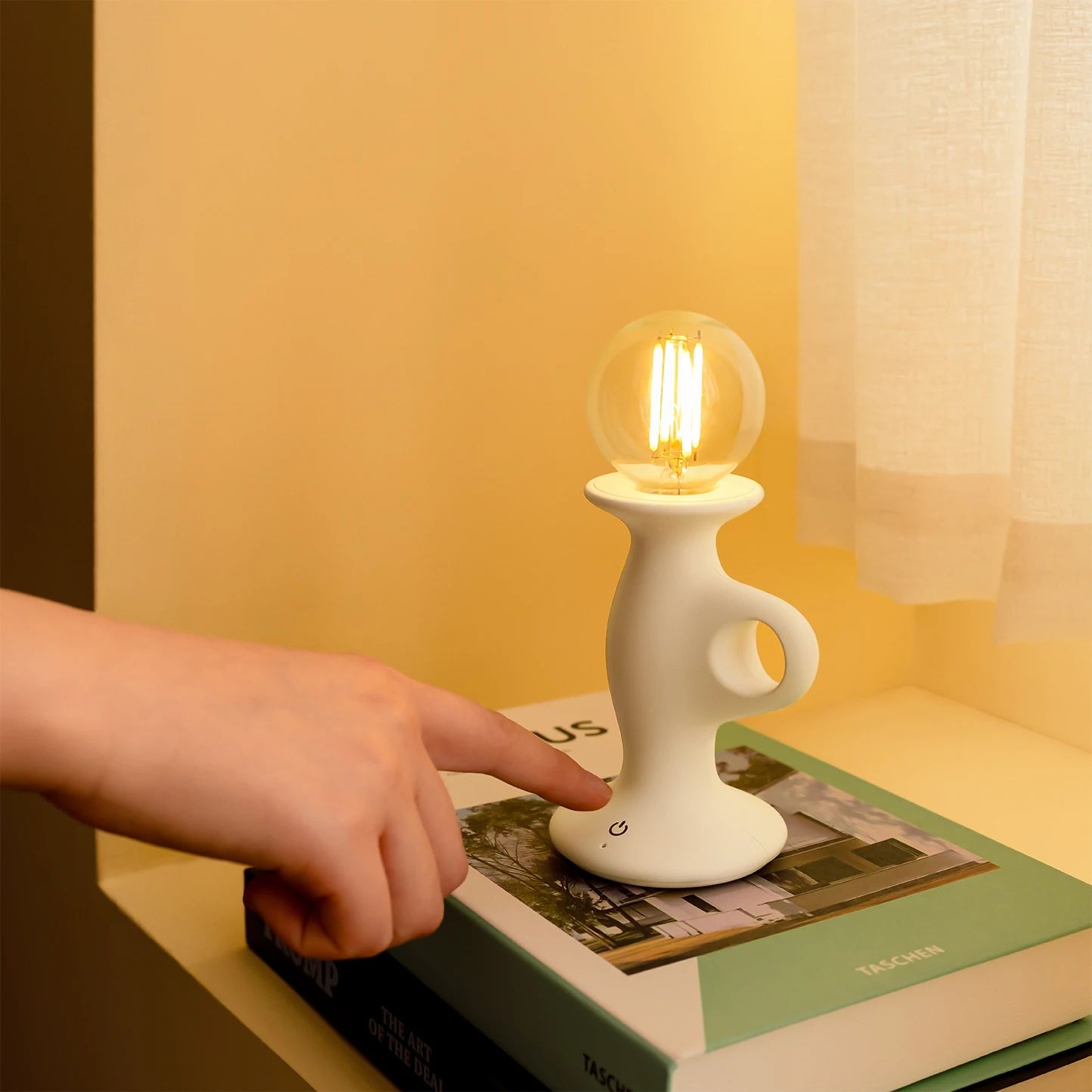 Retro LED Candle Night Light  Dimmable Rechargeable Decorative Lamp 2