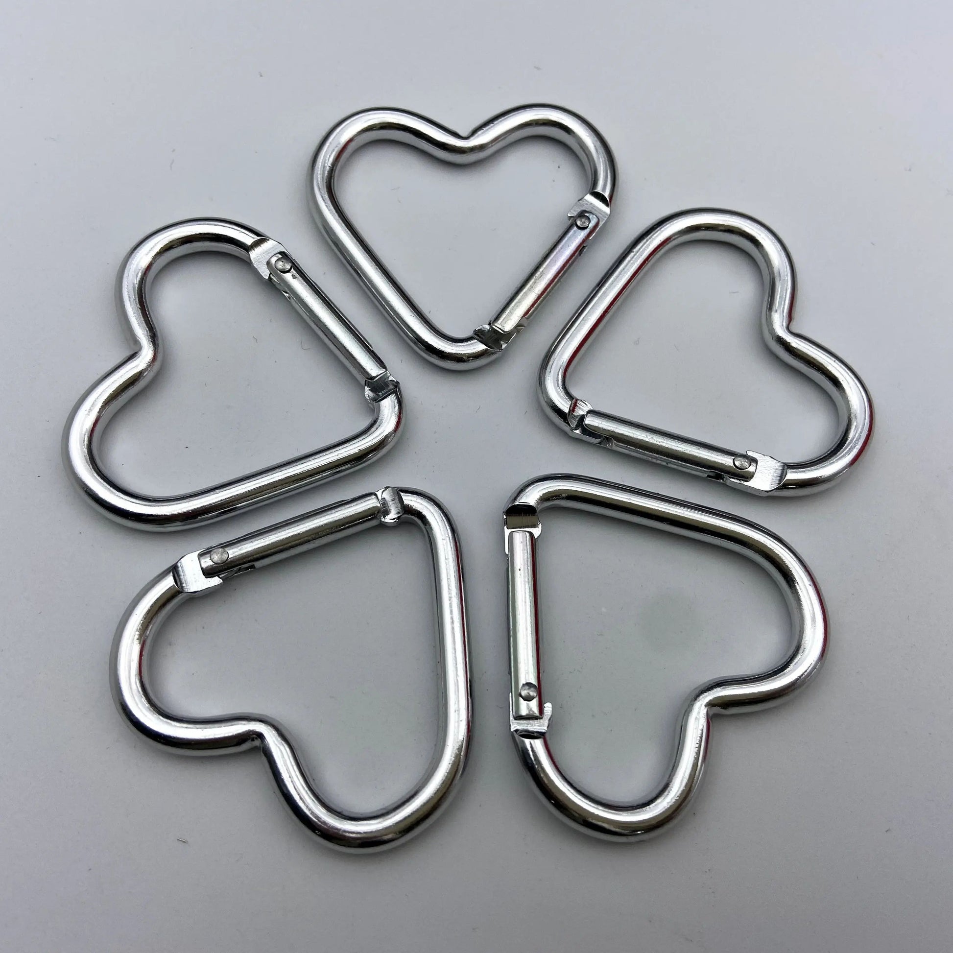 Heart Shaped Metal Carabiner Keychain Set For Outdoor And Everyday Use 5 Pack 16