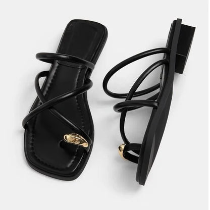 Comfortable Lightweight Women's Cross Strap Slide Sandals with Toe Loop Beach Shoes and Casual Solid Color Design