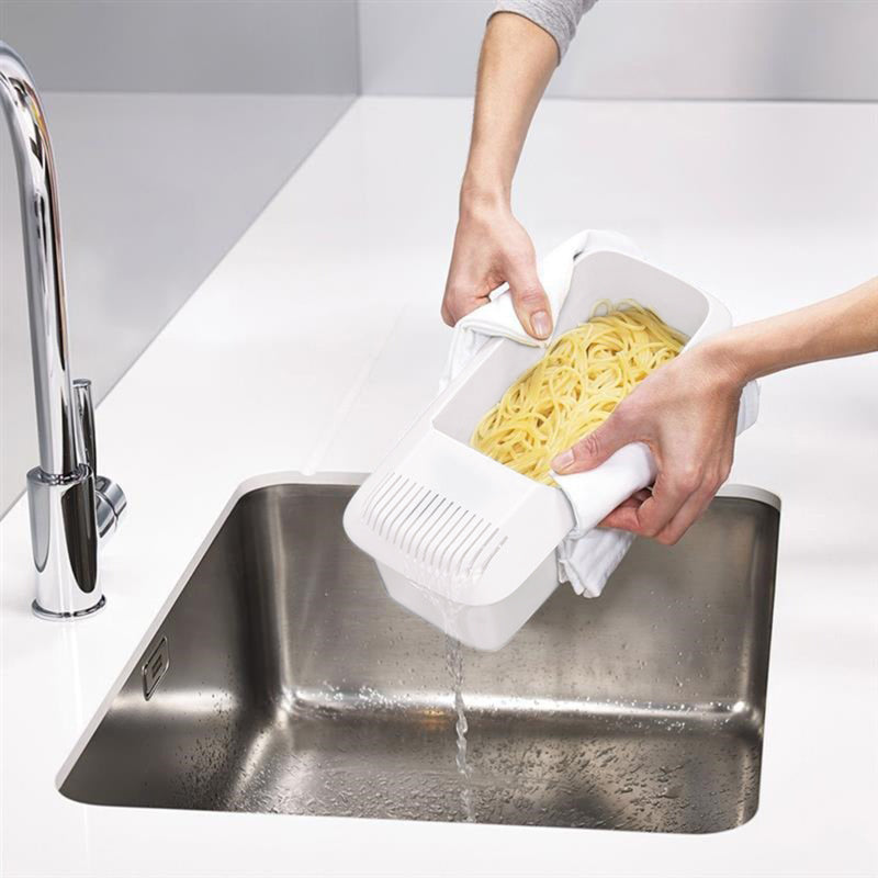 Microwave Noodles Pasta Cooker with Strainer, Eco-Friendly Plastic Spaghetti Steamer, Dishwasher Safe Kitchen Accessory
