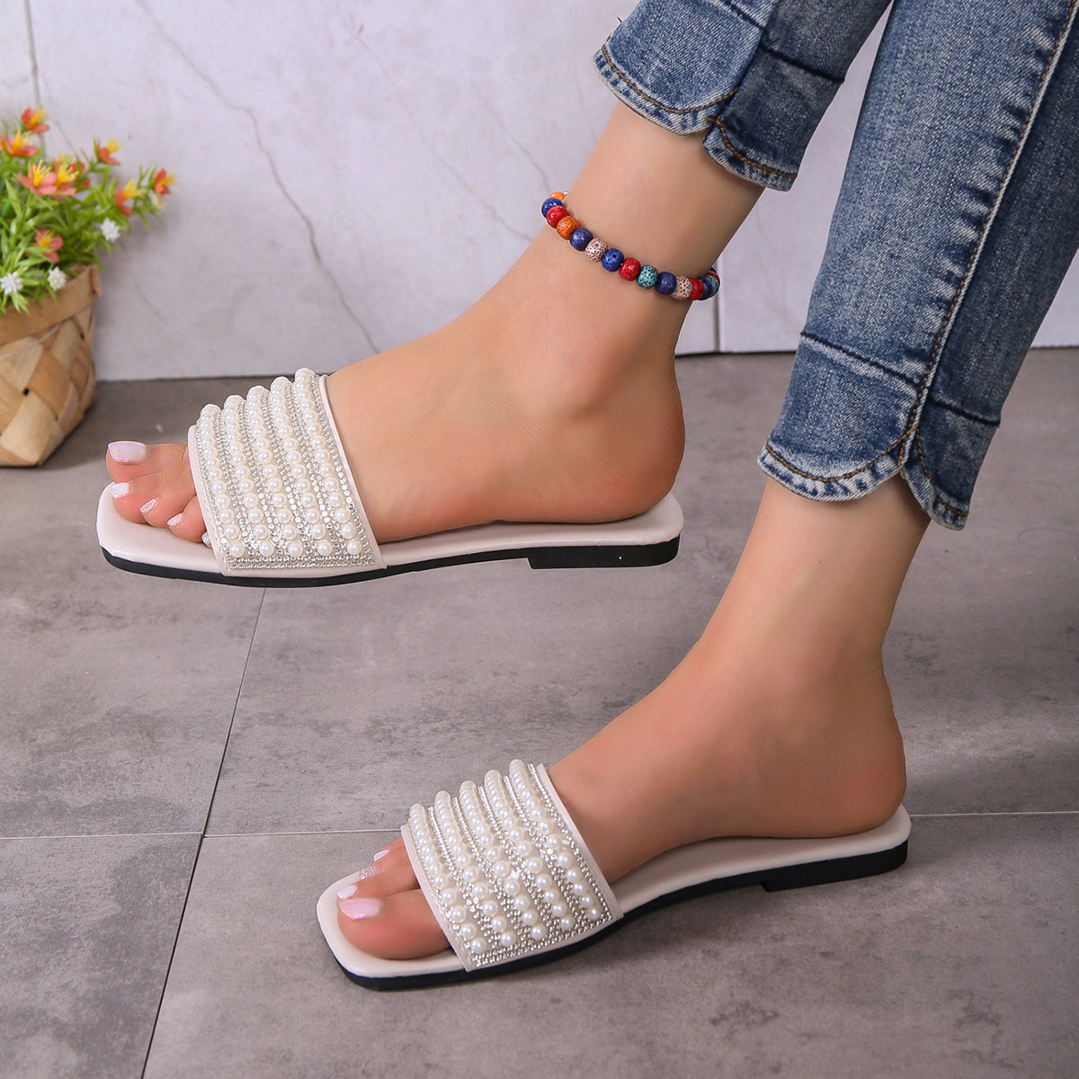 Fashionable Womens Flat Sandals With Rhinestone And Artificial Pearl Decoration Slippers 1
