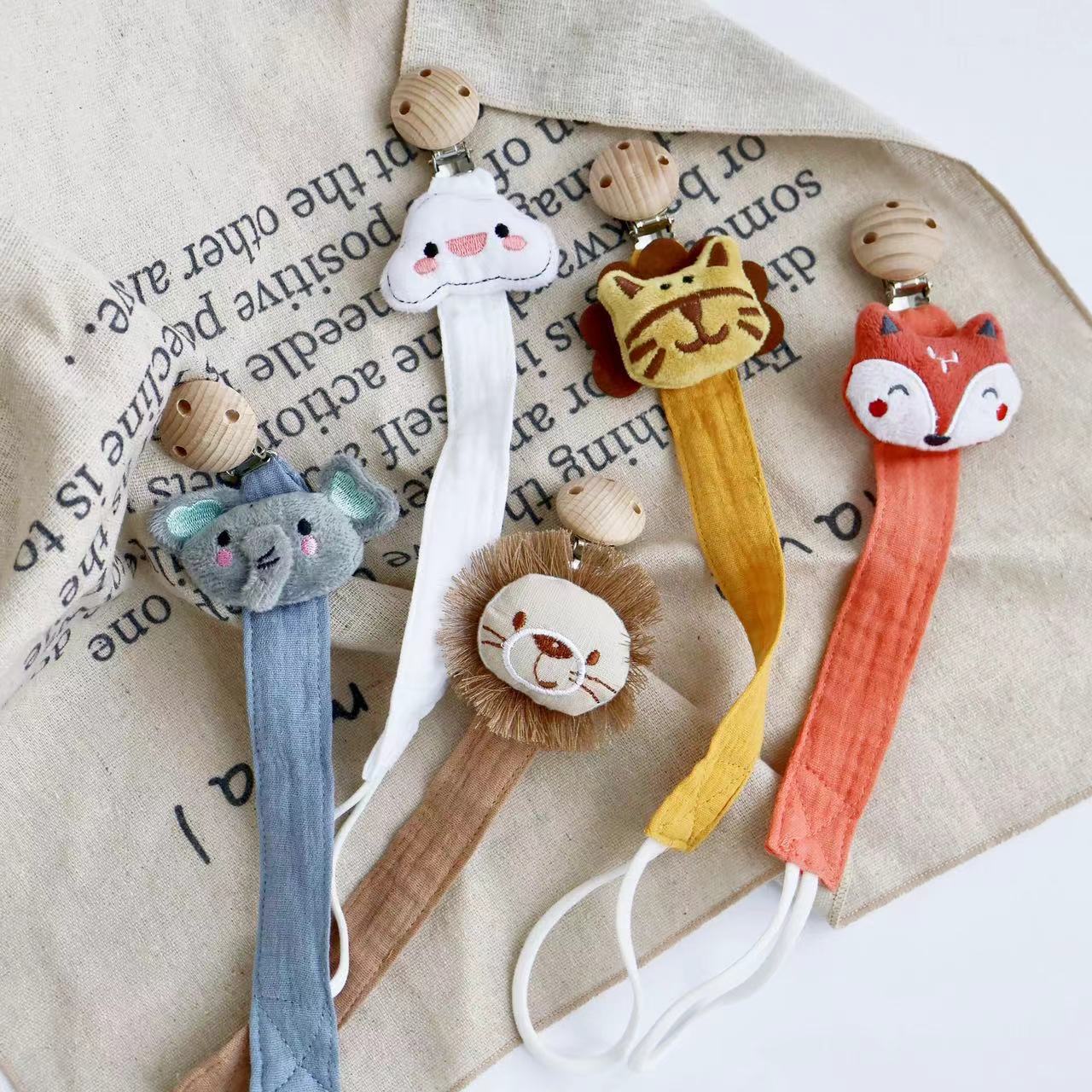 Baby Accessories, New Wooden Pacifier Clip Chain for Newborn, Cute Cartoon Animal Nipple Holder