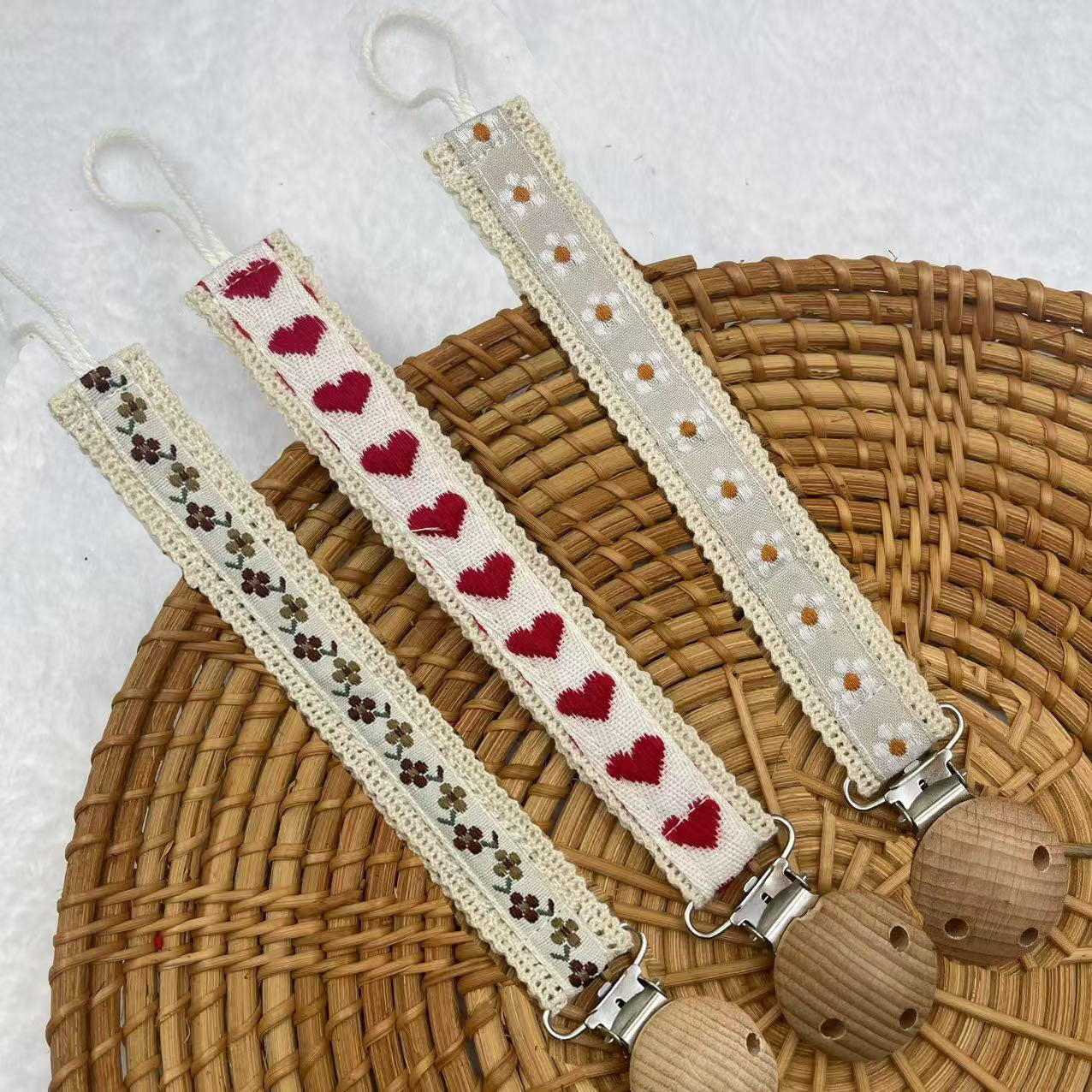 Cute Flower Print Wooden Baby Pacifier Chain, Embroidery Love Nipple Holder Guard, Teether Pendant