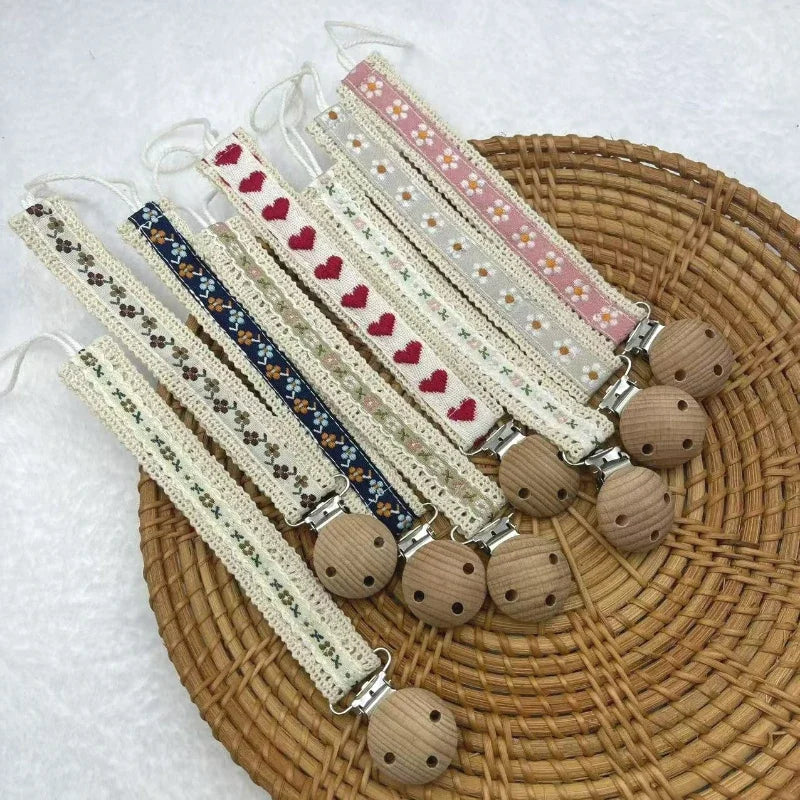 Cute Flower Print Wooden Baby Pacifier Chain Embroidery Love Nipple Holder Guard Teether Pendant 1